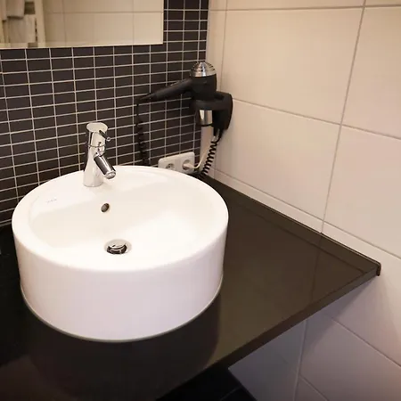 Gruener Baum Garni 3* كرومباخ