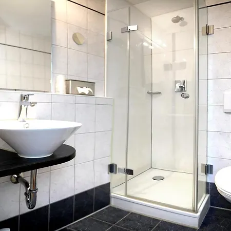 Gruener Baum Garni 3* كرومباخ